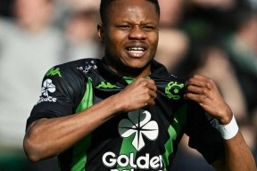 好博体育官网关于费耶诺德训练开放日，清晨刷新队史纪录引欢呼，意大利杯在即，赛程密集仍需轮换的信息