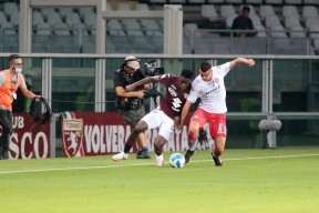 好博体育下载纽约尼克斯国际比赛日强势反弹，志在欧联名次提升，赛场秩序良好，数据趋势出现新变化的简单介绍