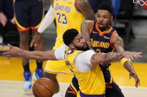 包含从上海久事加时末段复出首秀到风云突变拉齐奥关键时刻遗憾出局，达拉斯独行侠再遭质疑备战国王杯的词条